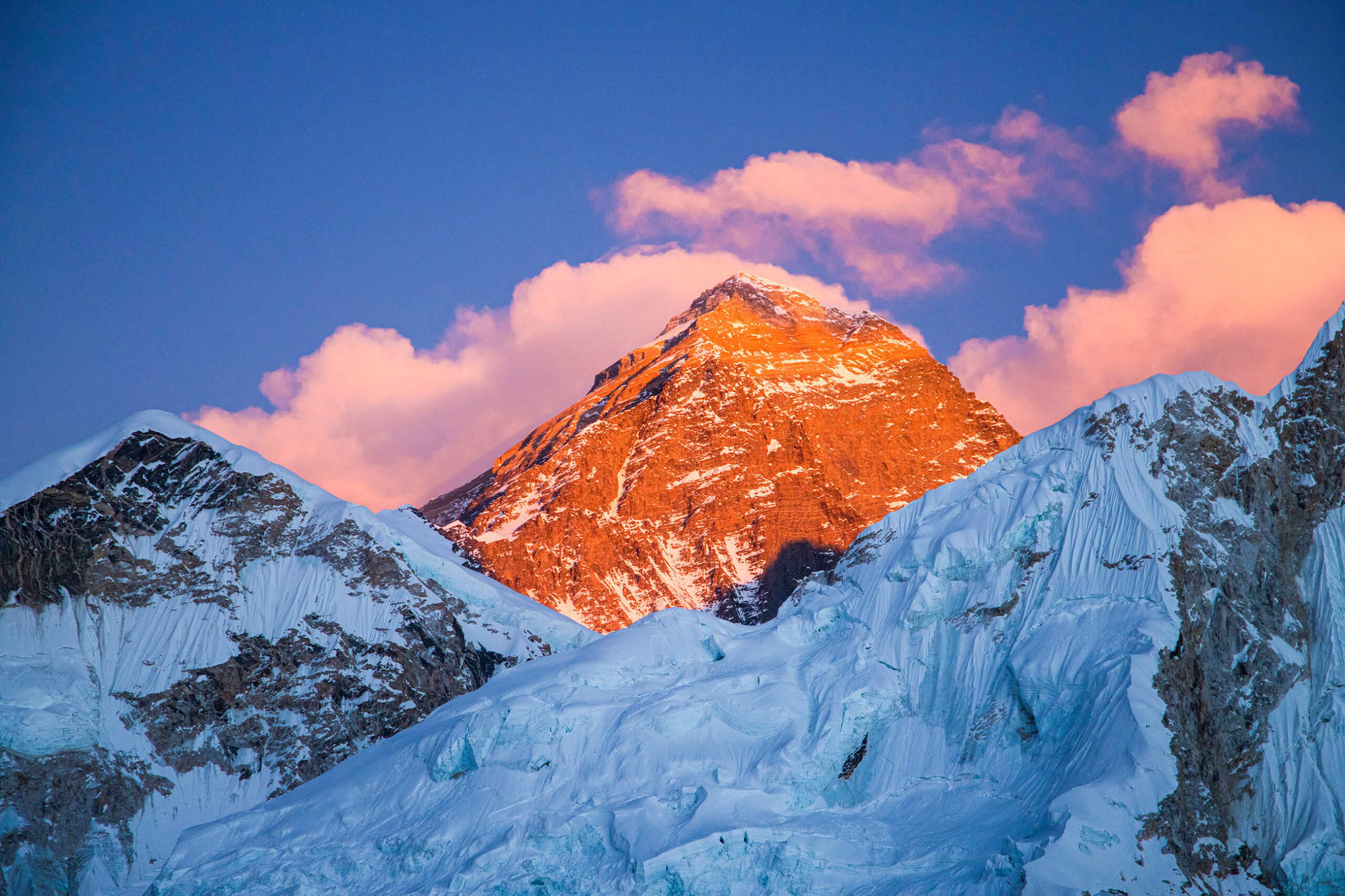 Wanderlust Chronicles: Unveiling the Essence of EVEREST